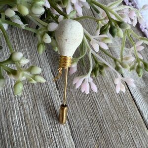 Unique White and Gold Light Bulb Vintage Stick Pin Brooch
